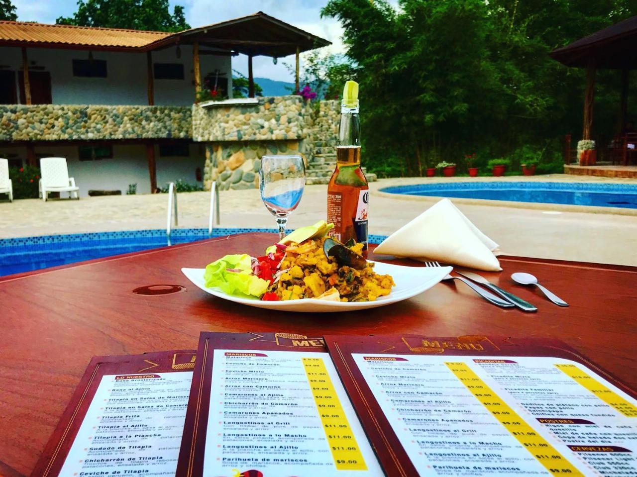 Hosteria Tierra Dorada Yantzaza 외부 사진